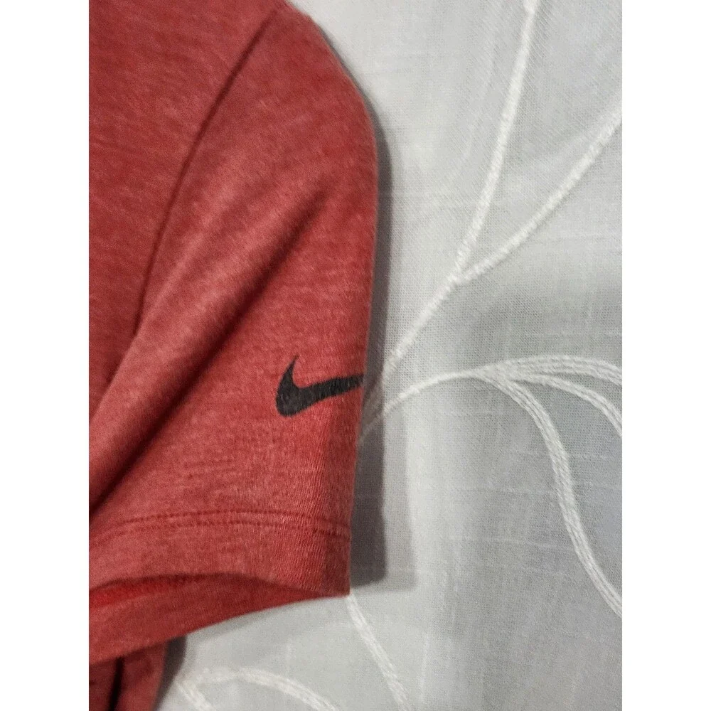 Cincinatti Reds Nike Short Sleeve Womens Tshirt Small Vneck